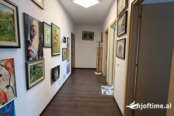 Shtepi me qera Apartament ne Tirane, 2+1, Mobilimi E mobiluar, Pagesa 429  Euro.