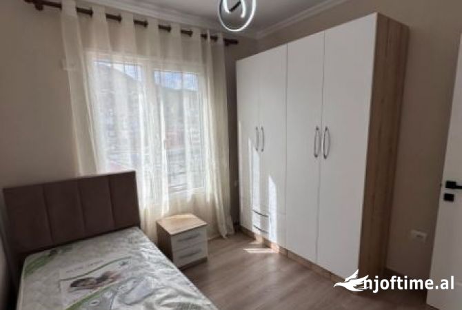 Shtepi me qera Apartament ne Tirane, 2+1, Mobilimi E mobiluar, Pagesa 499  Euro.