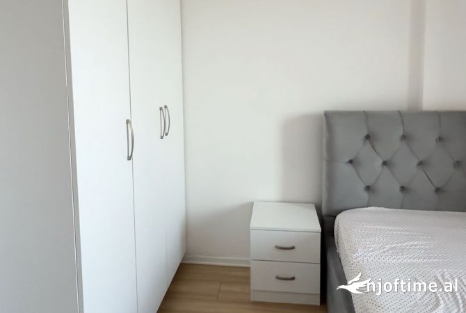 Shtepi me qera Apartament ne Tirane, 1+1, Mobilimi E mobiluar, Pagesa 429  Euro.