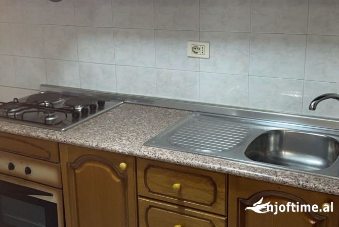 Shtepi me qera 1+1 ne Tirane - 450 Euro