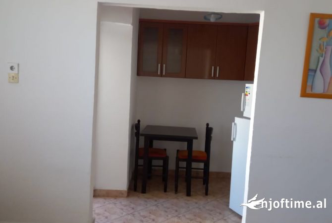 Shtepi me qera Garsoniere ne Tirane - 250 Euro