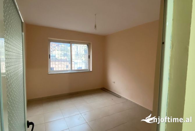 Ambient Zyre/Biznesi me qera -  Xhamllik (VR007)