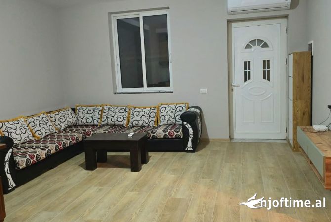 Shtepi me qera 2+1 ne Tirane - 381 Euro