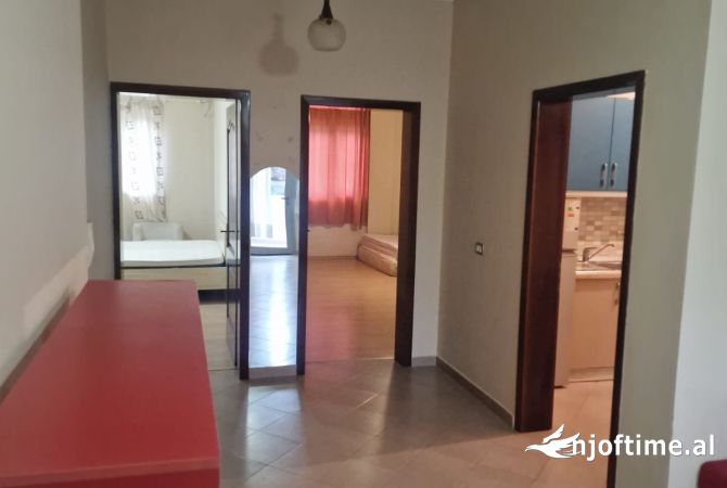 Shtepi me qera Apartament ne Tirane, 3+1, Mobilimi E mobiluar, Pagesa 501  Euro.