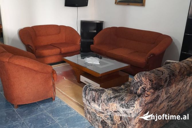 Shtepi me qera 1+1 ne Tirane - 352 Euro