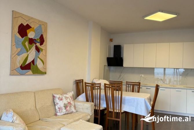 Shtepi me qera 2+1 ne Tirane - 420 Euro