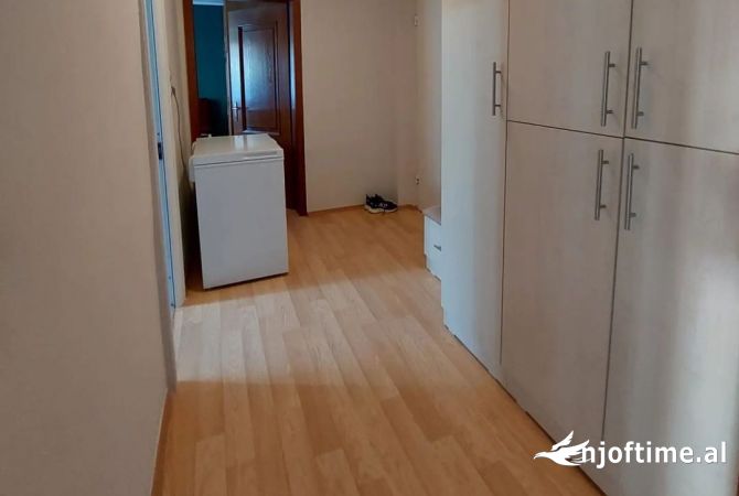 Shtepi me qera 1+1 ne Tirane - 50,000 Leke