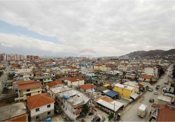 Shtepi ne shitje  ne Tirane, 2+1, Mobilimi E mobiluar, Pagesa 65,000  Euro.