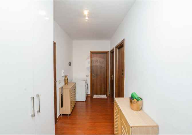 Shtepi ne shitje  ne Tirane, 2+1, Mobilimi E mobiluar, Pagesa 65,000  Euro.