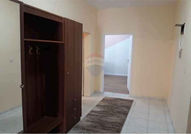 Shtepi me qera  ne Tirane, 2+1, Mobilimi E mobiluar, Pagesa 350  Euro.