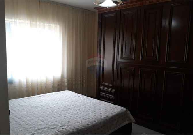 Shtepi me qera  ne Tirane, 2+1, Mobilimi E mobiluar, Pagesa 350  Euro.