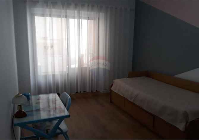 Shtepi me qera  ne Tirane, 2+1, Mobilimi E mobiluar, Pagesa 350  Euro.