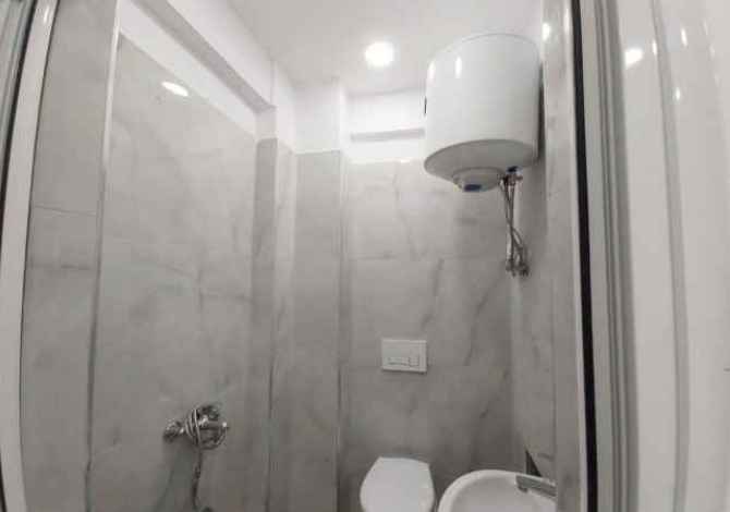 Amb (37 m2) i Pershtatshem per Dyqane etj, ne Rruge Kryesore (Laprake/Dritan Hoxha) PARKET