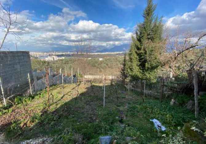 Truall ose Toke ne Tirane - 120,000 Euro