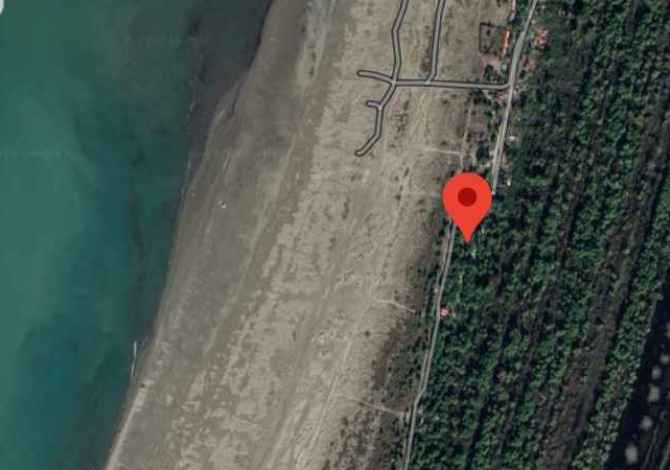 Truall ose Toke  ne Tirane - 10,000 Euro