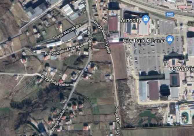 Truall ose Toke ne Tirane - 33,750 Euro