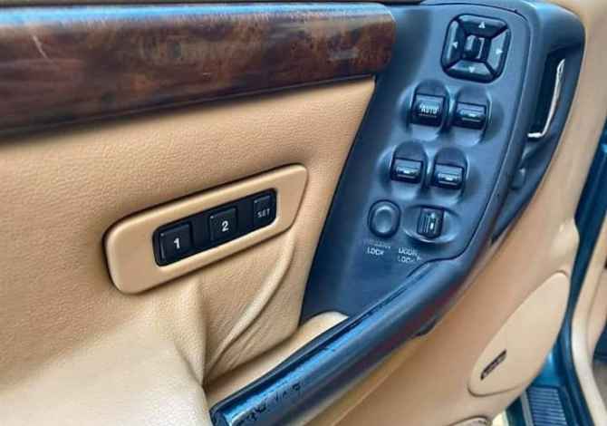 Pjese kembimi Jeep cherokee