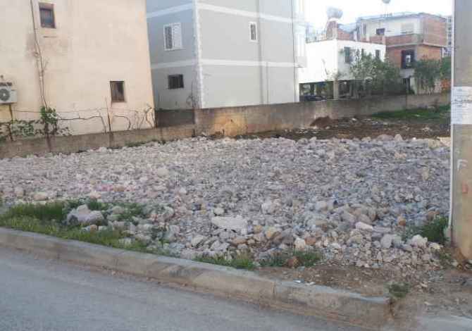 Truall ose Toke  ne Tirane - 35,000 Leke