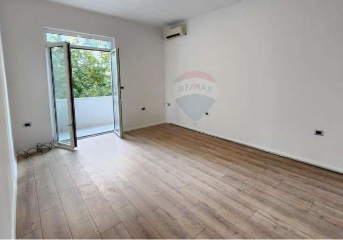 Ambient biznesi me qera 3+1 ne Tirane - 800 Euro