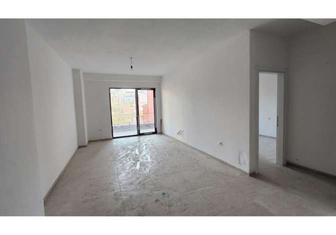Ambient biznesi me qera 3+1 ne Tirane - 800 Euro