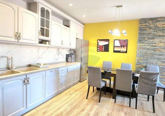 Shtepi me qera 3+1 ne Tirane - 1,200 Euro