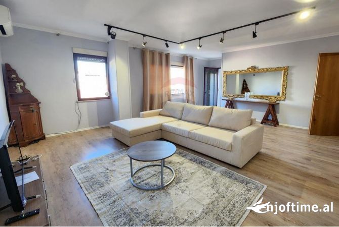 Shtepi me qera 2+1 ne Tirane - 800 Euro