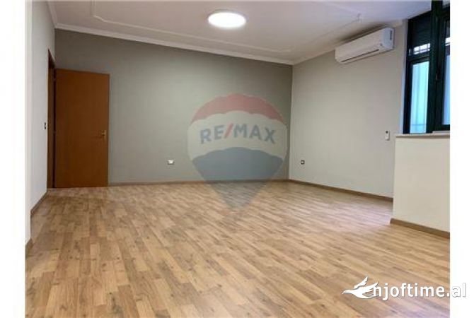 Ambient biznesi me qera 3+1 ne Tirane - 550 Euro