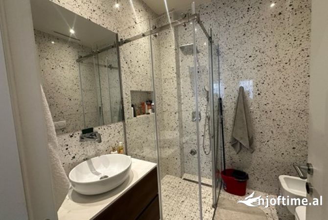 Shtepi me qera 1+1 ne Tirane - 750 Euro