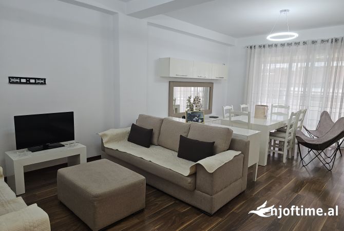 Shtepi me qera 3+1 ne Tirane - 1,000 Euro