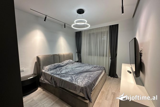 Shtepi me qera 2+1 ne Tirane - 750 Euro