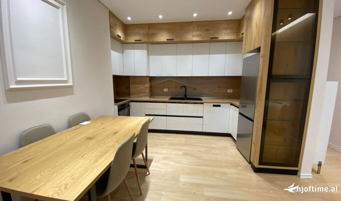 Shtepi me qera Apartament ne Tirane, 2+1, Mobilimi E mobiluar, Pagesa 1,200  Euro.