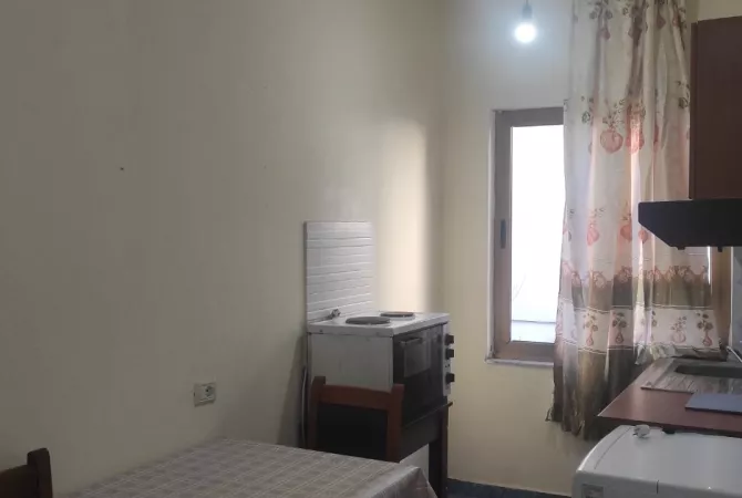 Shtepi me qera 1+1 ne Tirane - 24,000 Leke