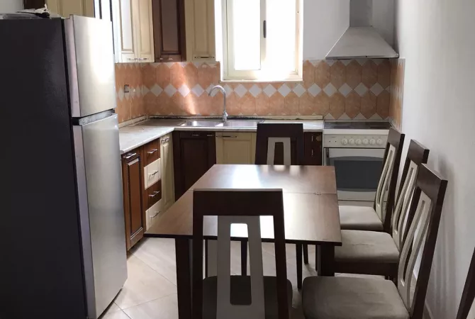 Shtepi me qera 2+1 ne Tirane - 45,000 Leke