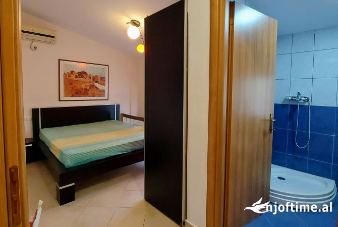 Shtepi ne shitje Penthose(kati i fundit panoramik) ne Tirane, 2+1, Mobilimi Pjeserisht e mobiluar, Pagesa 149,000  Euro.