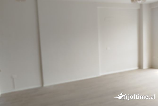 Shtepi me qera Apartament ne Tirane, 2+1, Mobilimi Pjeserisht e mobiluar, Pagesa 550  Euro.