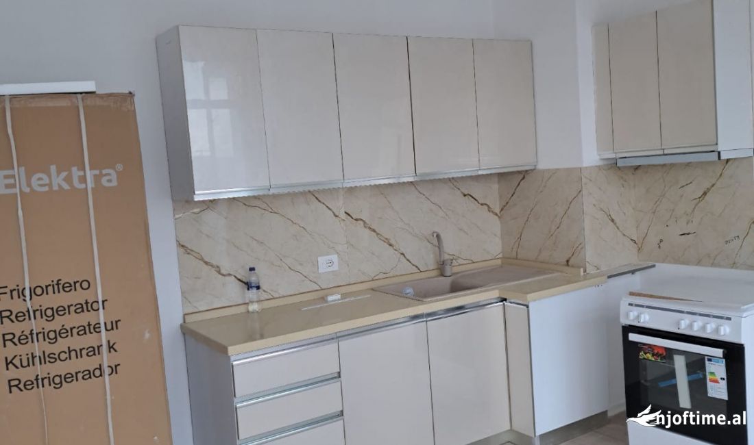 Shtepi me qera Apartament ne Tirane, 1+1, Mobilimi Pjeserisht e mobiluar, Pagesa 350  Euro.