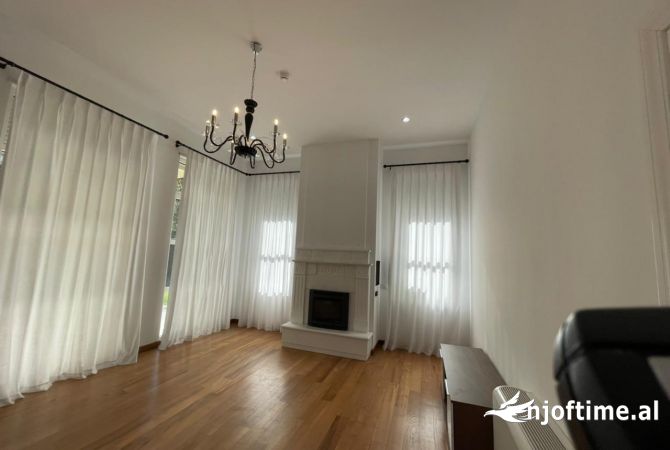Shtepi me qera 4+1 ne Tirane - 4,800 Euro