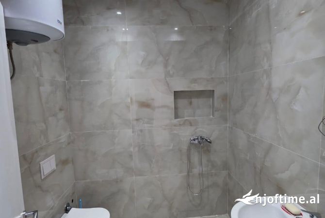 Ambient biznesi me qera 3+1 ne Tirane - 500 Euro