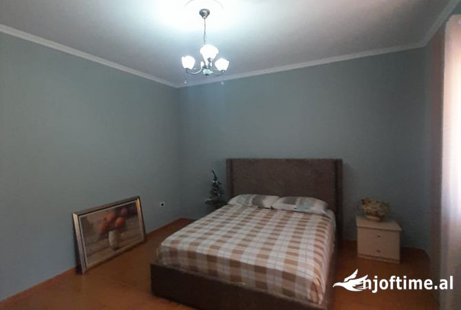 Shtepi me qera 3+1 ne Tirane - 1,100 Euro