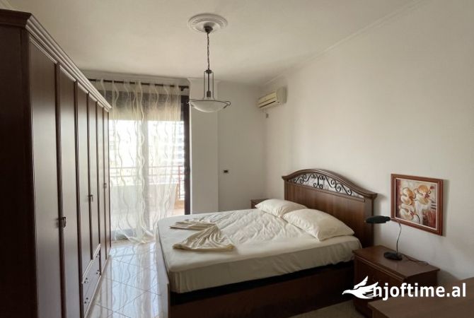 Shtepi me qera 2+1 ne Tirane - 800 Euro