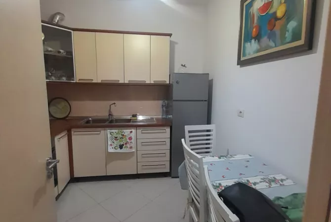 Shtepi me qera 2+1 ne Tirane - 600 Euro