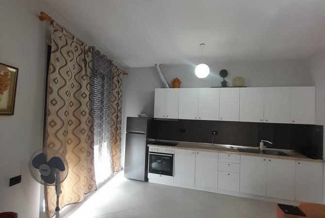 Shtepi me qera 1+1 ne Tirane - 450 Euro