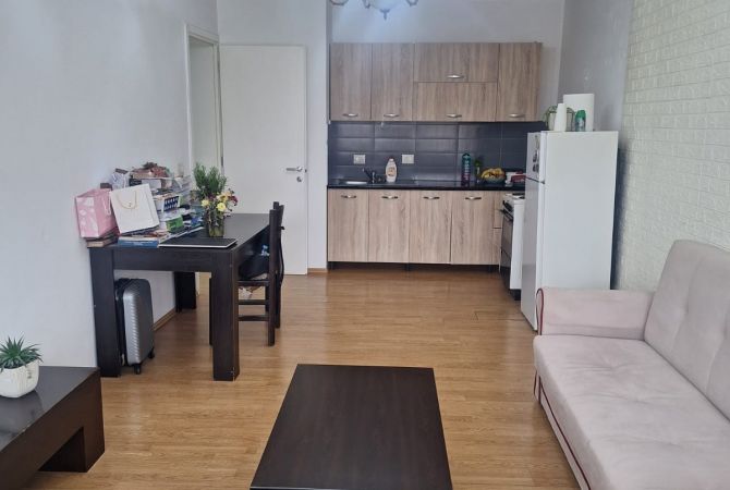 Shtepi me qera 2+1 ne Tirane - 380 Euro