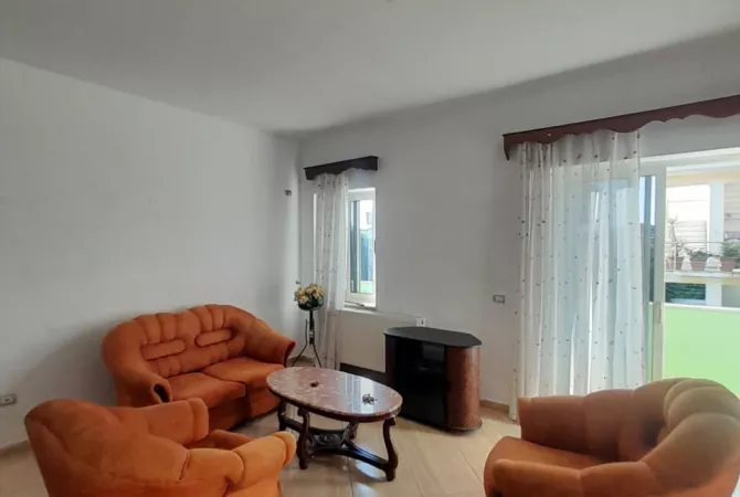 Shtepi me qera 2+1 ne Tirane - 500 Euro