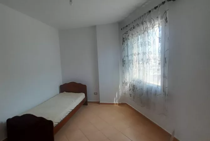 Shtepi me qera 2+1 ne Tirane - 400 Euro