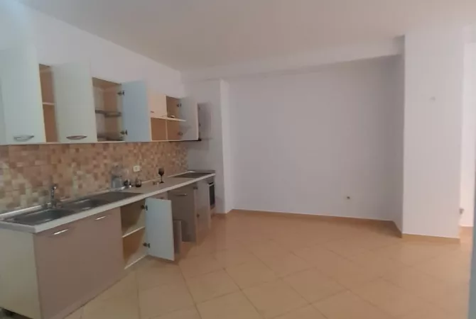 Shtepi me qera 1+1 ne Tirane - 300 Euro