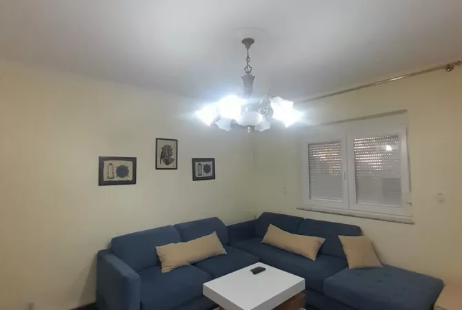 Shtepi me qera 2+1 ne Tirane - 670 Euro
