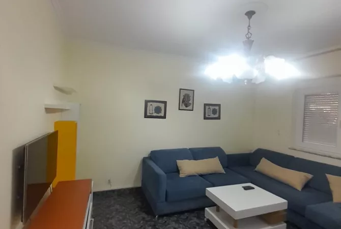 Shtepi me qera 2+1 ne Tirane - 670 Euro