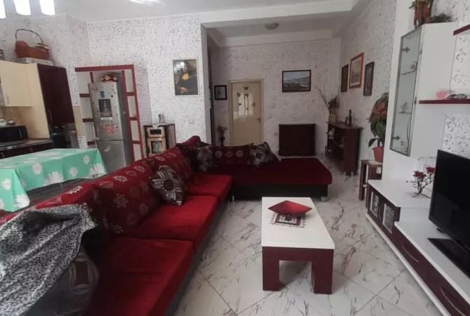 Shtepi me qera 1+1 ne Tirane - 450 Euro