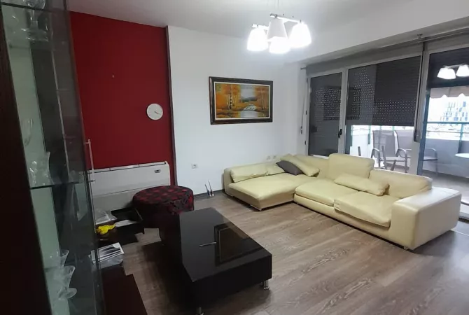 Shtepi me qera 3+1 ne Tirane - 800 Euro